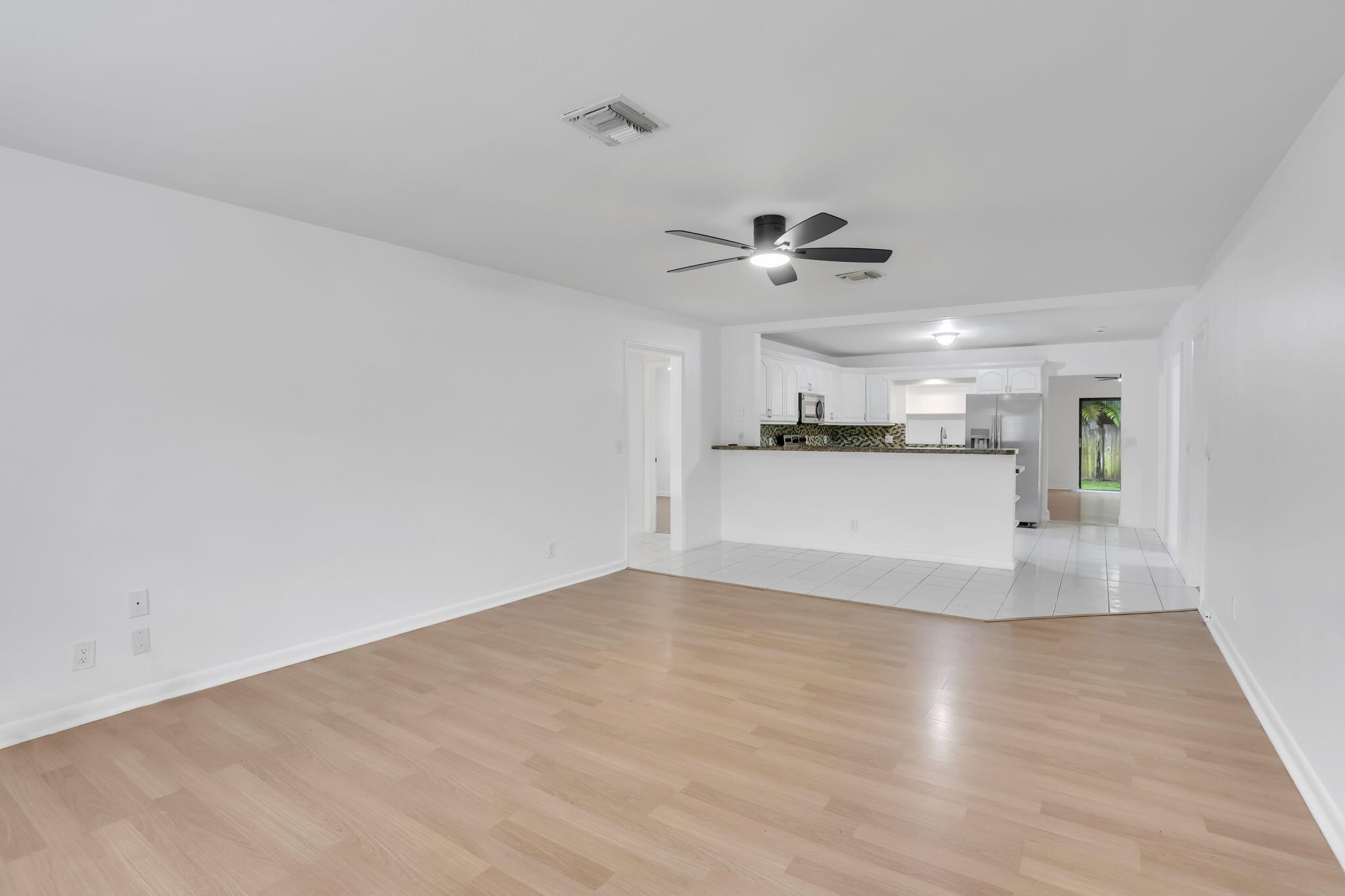 631 Bailey Street Boca Raton, FL 33487 - Photo 6 of 31 14-web-or-mls-0E2A8109