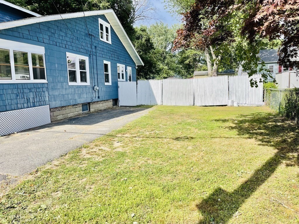 23 Harvey Street Springfield, MA 01119 - Photo 20 of 42
