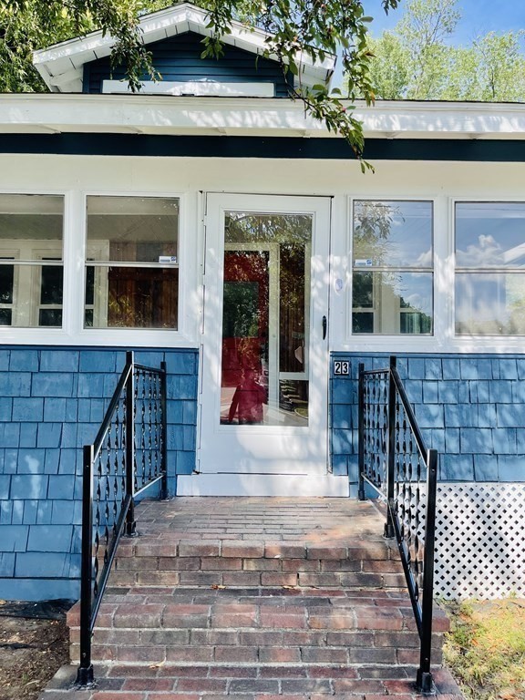 23 Harvey Street Springfield, MA 01119 - Photo 5 of 42