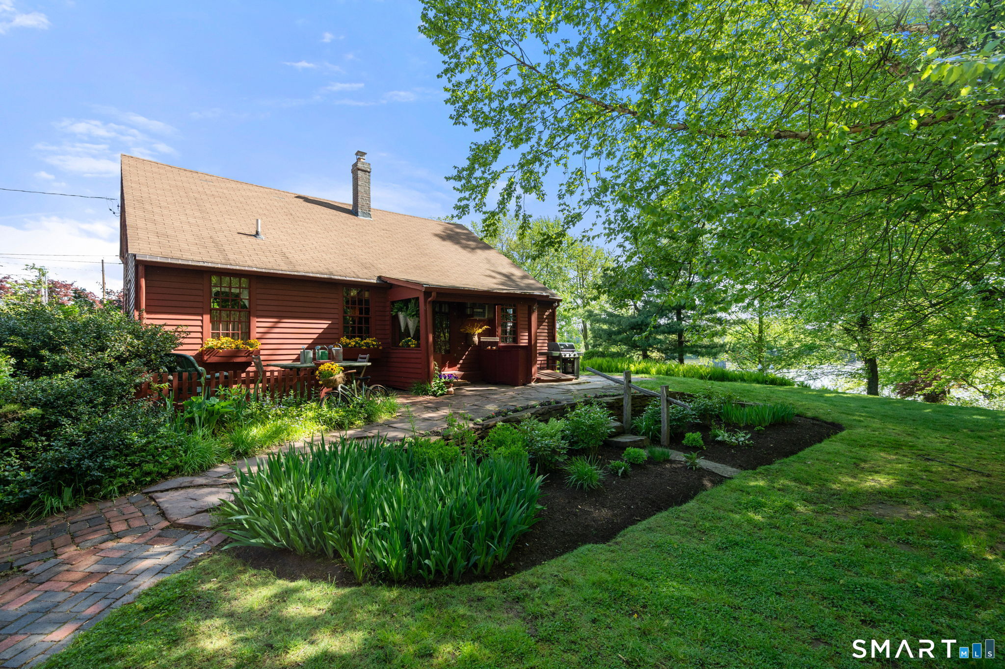 921 Thompsonville Road Suffield, CT 06078 - Photo 4 of 40