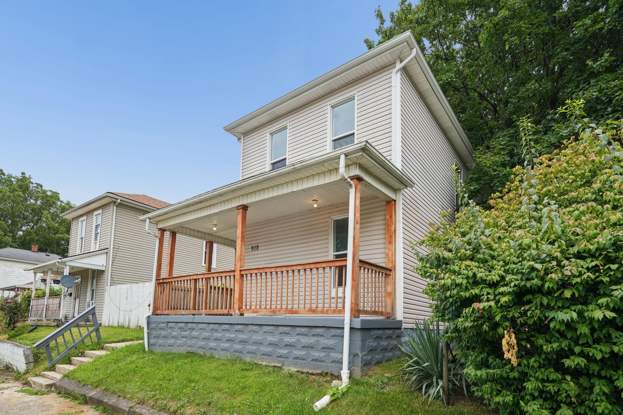 918 Elder Street Springfield, OH 45505 - Photo 3 of 25 3-web-or-mls-918-elder-st