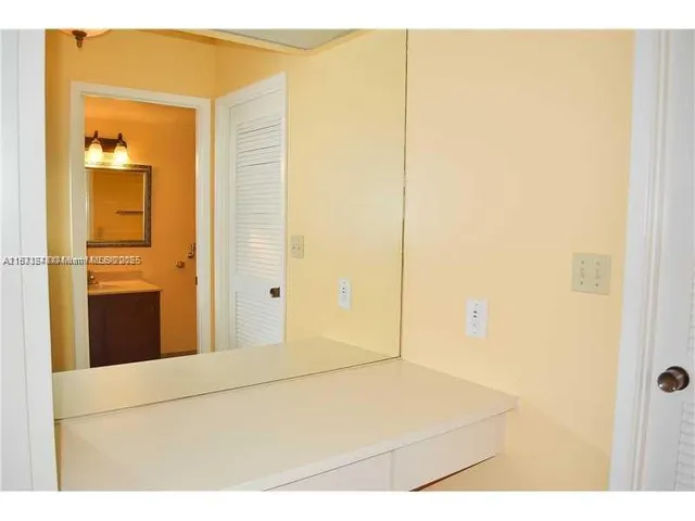 $2,900 | 2500 Parkview Drive, Unit 1919, Hallandale Beach, FL 33009