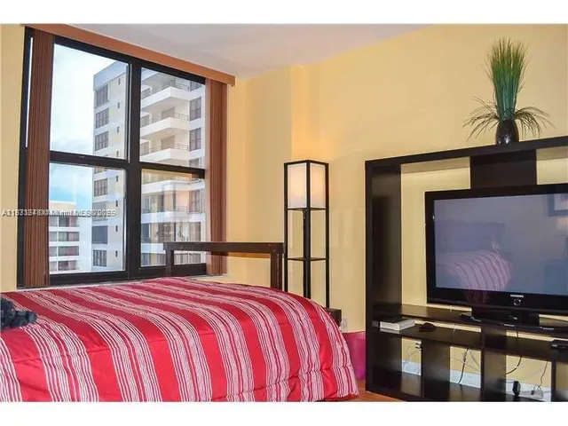 $2,900 | 2500 Parkview Drive, Unit 1919, Hallandale Beach, FL 33009