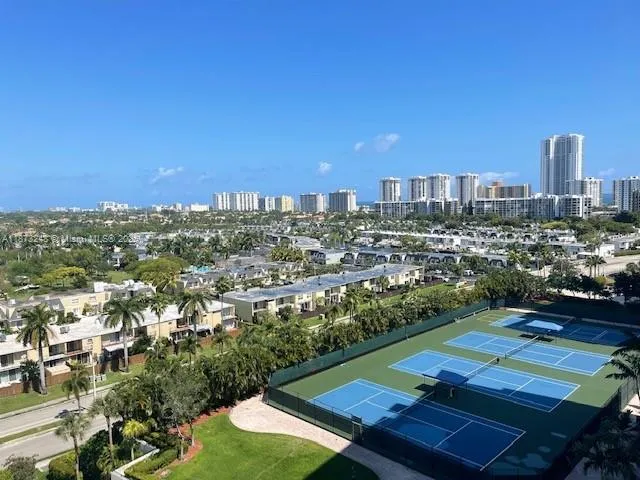 $2,900 | 2500 Parkview Drive, Unit 1919, Hallandale Beach, FL 33009