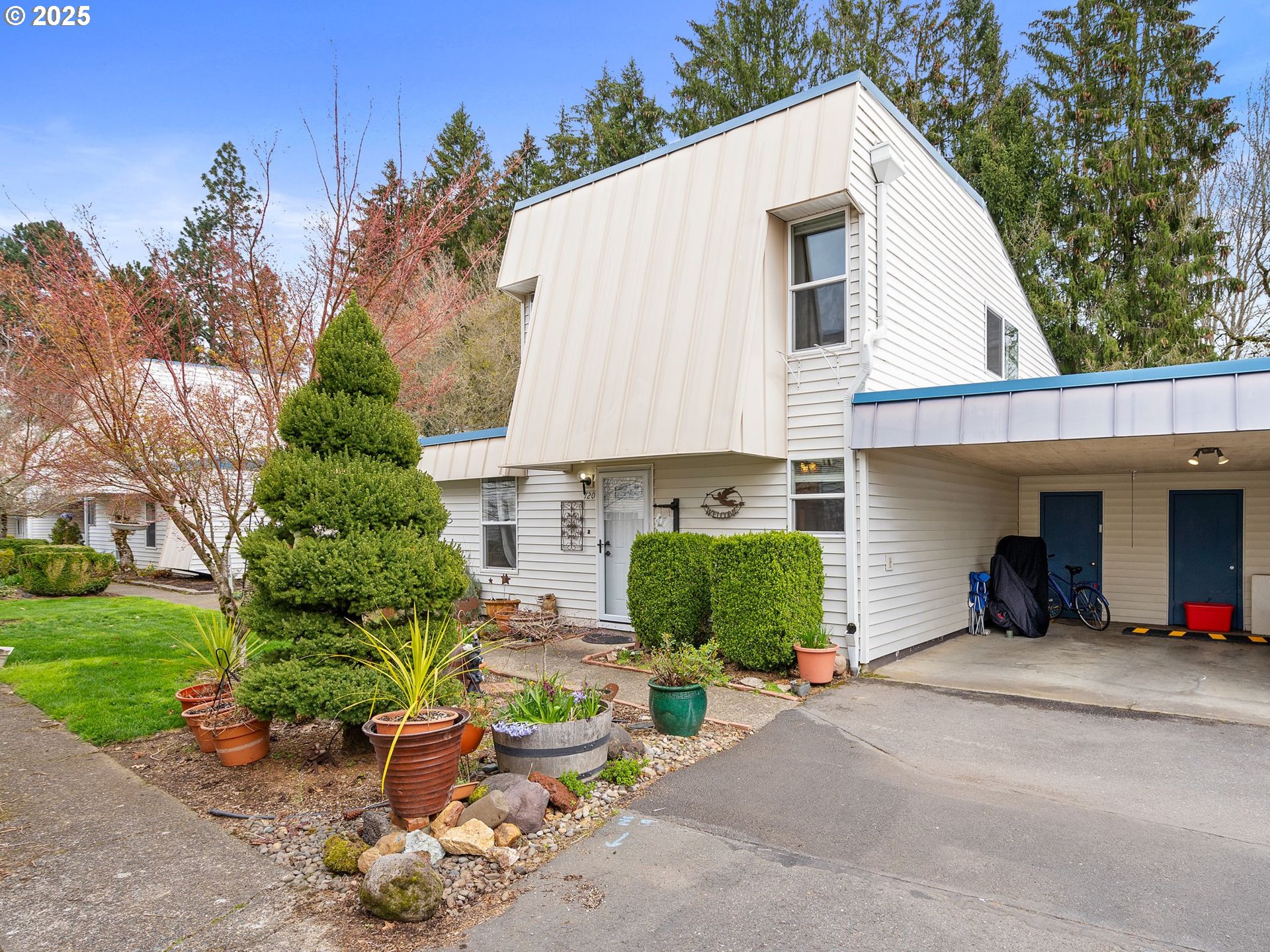720 Southeast Rene Avenue Gresham, OR 97080 - Photo 1 of 48 Patio