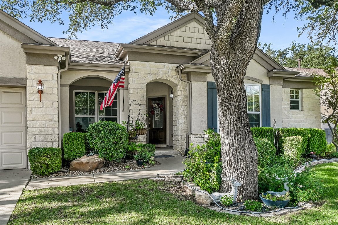 902 Rio Grande Loop Georgetown, TX 78633 - Photo 2 of 29 front view of a house with a yard