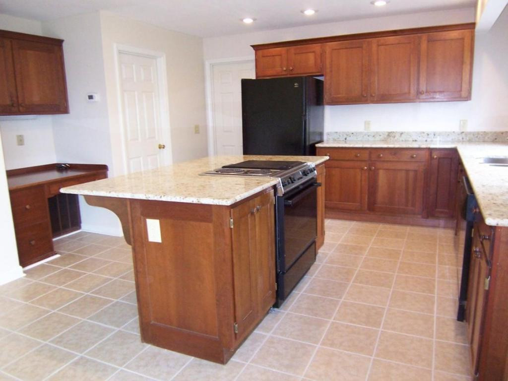 802 Quail Ridge Court Elizabethton, TN 37643 - Photo 8 of 24 New CERAMIC TILE