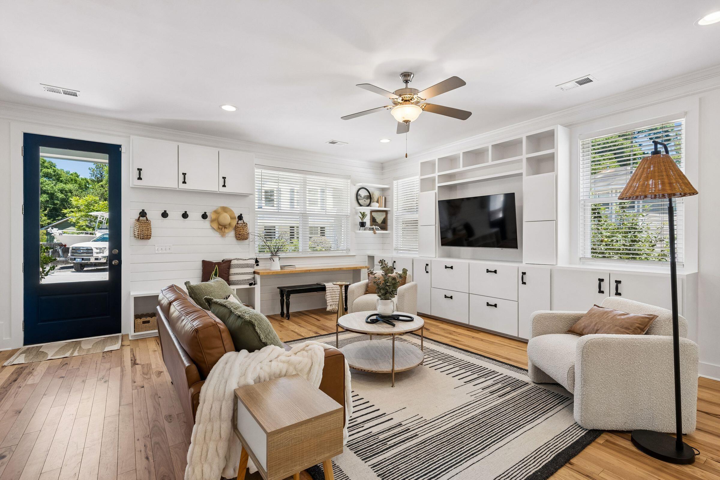 485 Fort Johnson Road Charleston, SC 29412 - Photo 5 of 79 Living Room