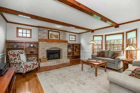 $525,000 | 9708 West 121st Terrace, Overland Park, KS 66213