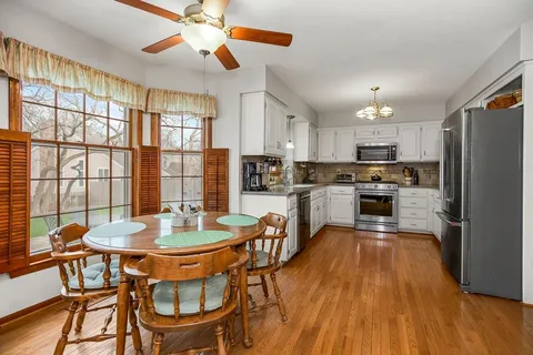 $525,000 | 9708 West 121st Terrace, Overland Park, KS 66213