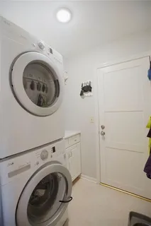 $525,000 | 9708 West 121st Terrace, Overland Park, KS 66213