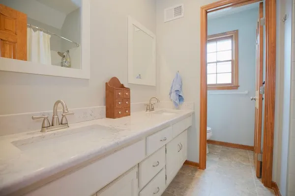 $525,000 | 9708 West 121st Terrace, Overland Park, KS 66213