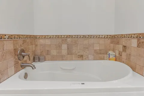 $525,000 | 9708 West 121st Terrace, Overland Park, KS 66213