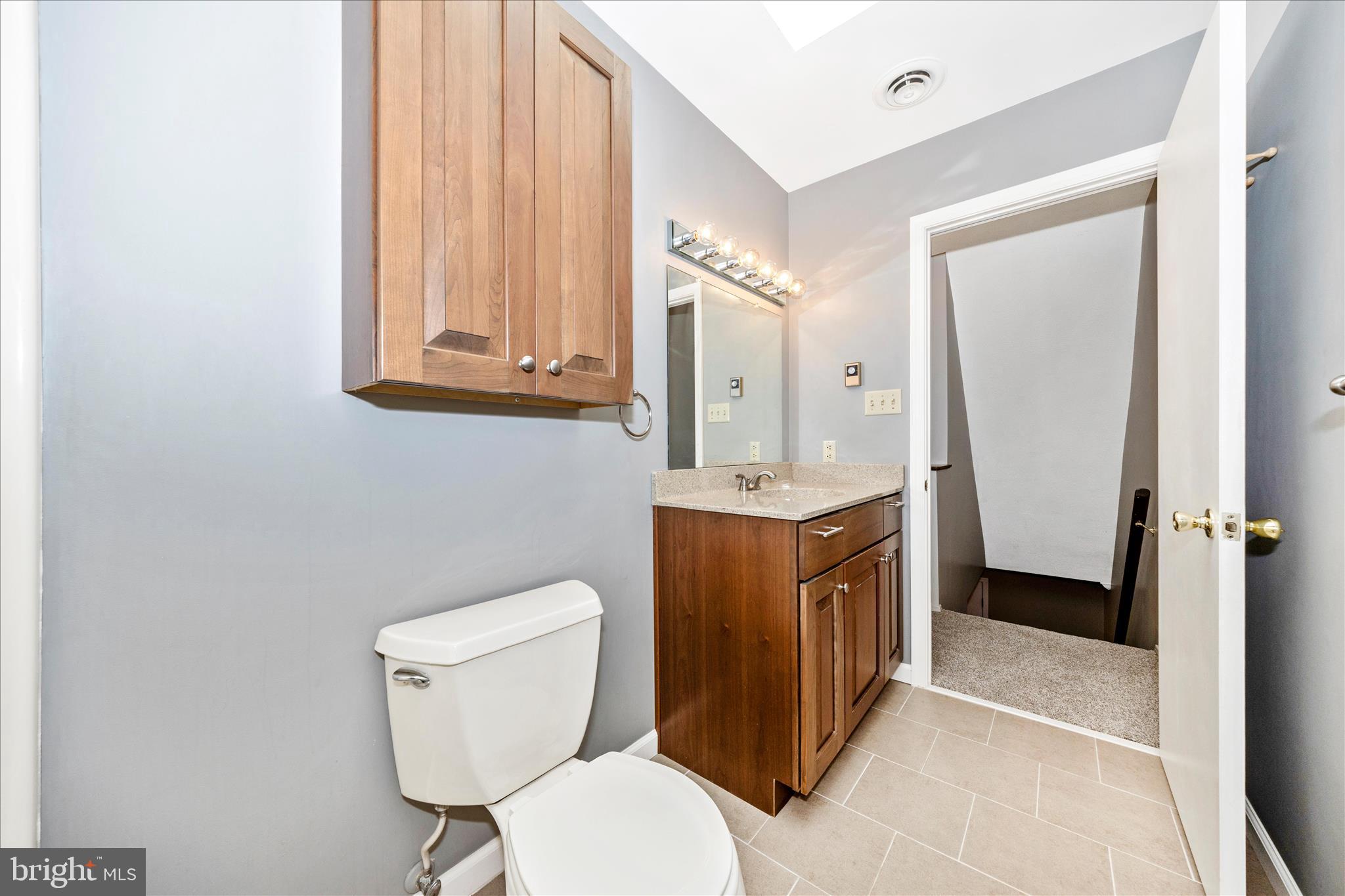 10901 Hopewell Road Hagerstown, MD 21740 - Photo 38 of 65 Hall Bathroom