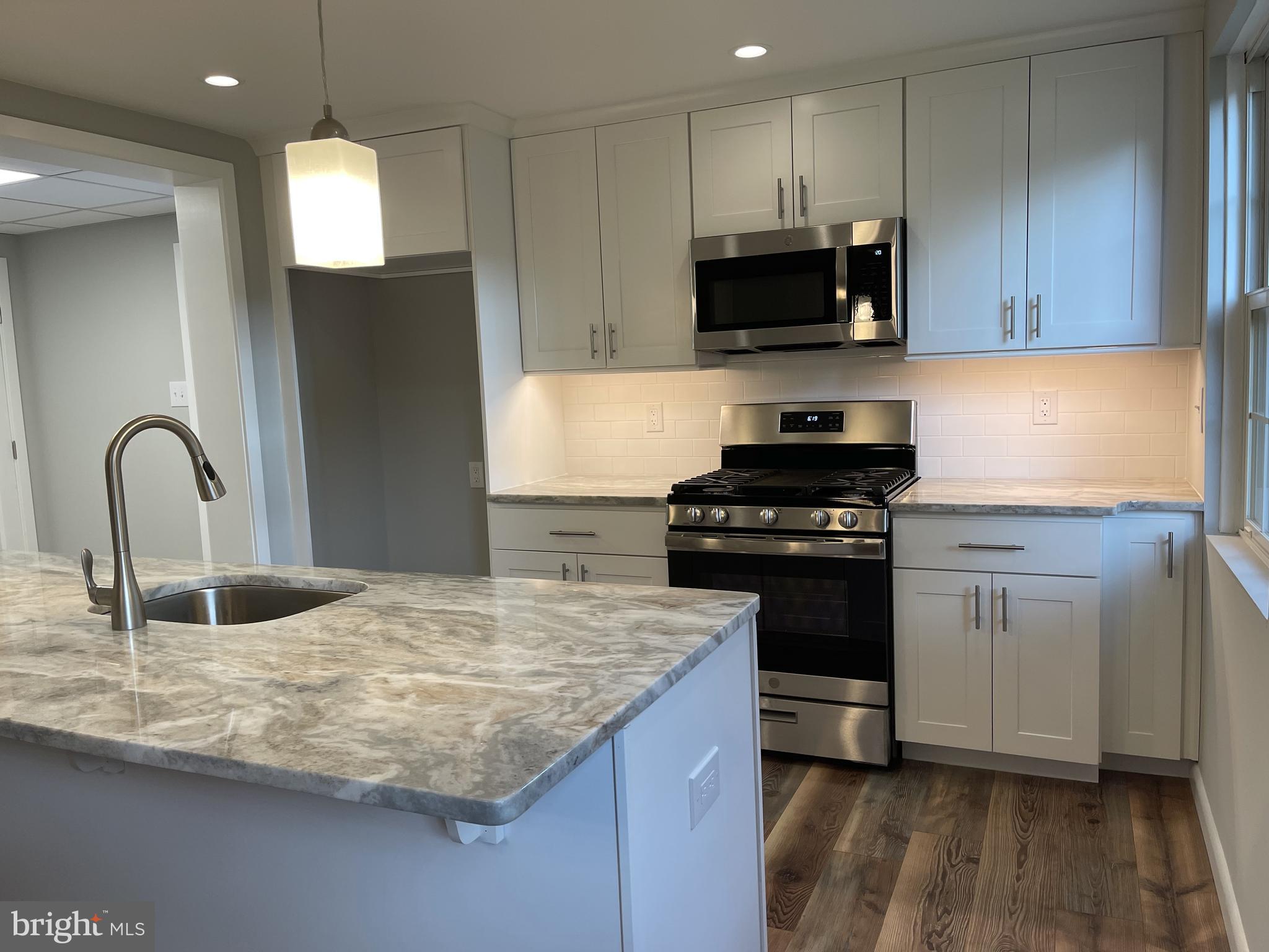 3185 Mayflower Road Plymouth Meeting, PA 19462 - Photo 11 of 49 New Kitchen w/ dimmable under-cabinet lights