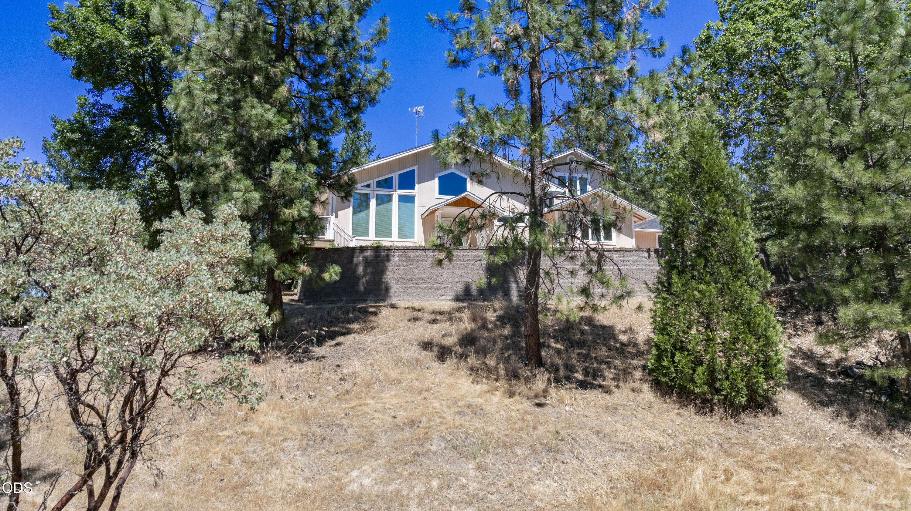 712 Colleen Court Grants Pass, OR 97527 - Photo 3 of 67