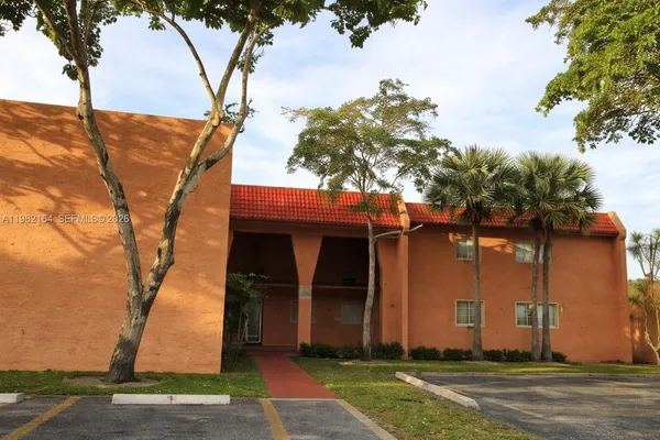 $1,800 | Golden Lakes Village, West Palm Beach, FL 33411