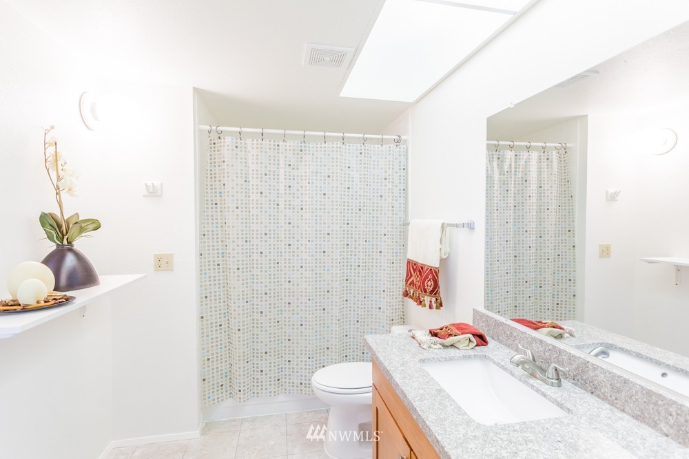 16817 135th Place Southeast Renton, WA 98058 - Photo 14 of 23 Gallery Image 14