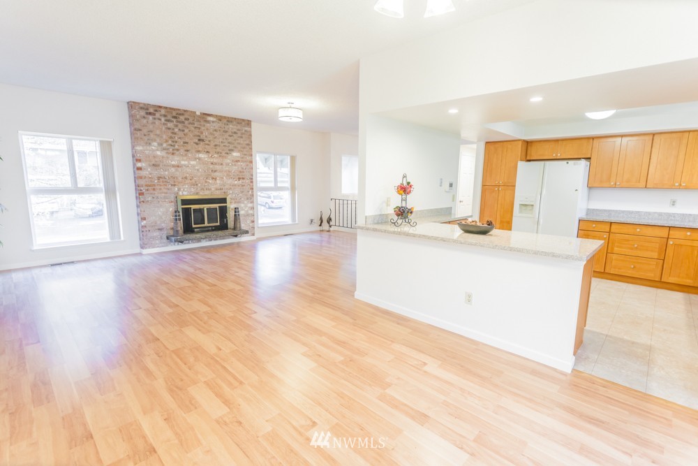 16817 135th Place Southeast Renton, WA 98058 - Photo 3 of 23 Gallery Image 3