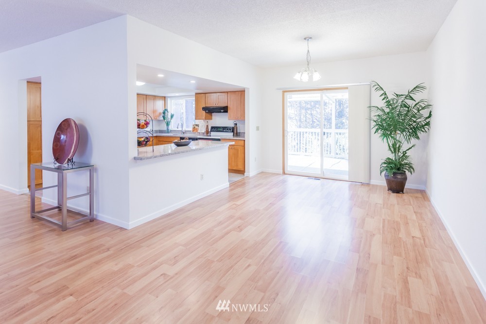16817 135th Place Southeast Renton, WA 98058 - Photo 8 of 23 Gallery Image 8