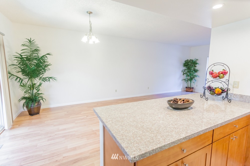 16817 135th Place Southeast Renton, WA 98058 - Photo 10 of 23 Gallery Image 10