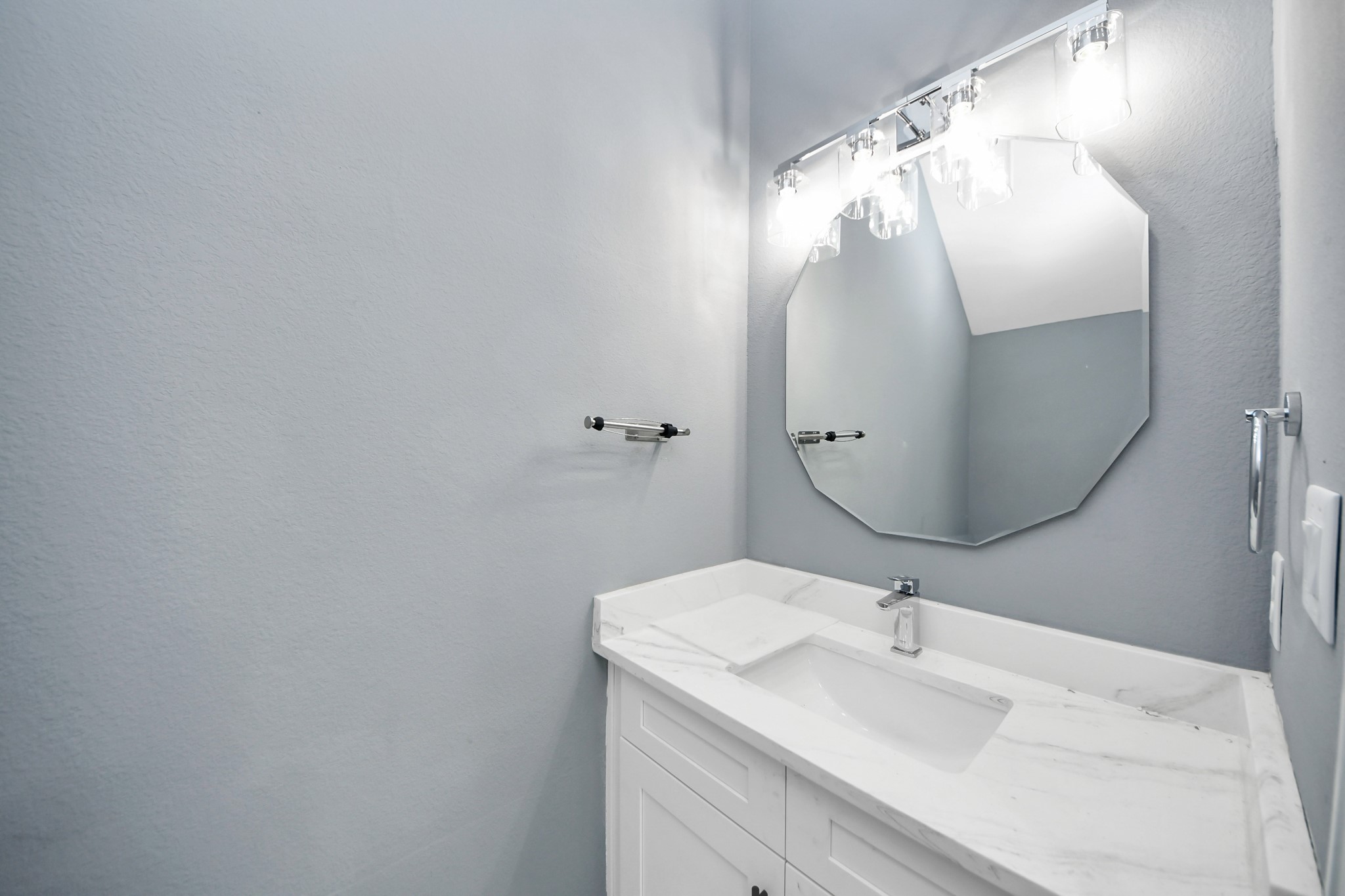 8312 Comal Street Houston, TX 77051 - Photo 4 of 25