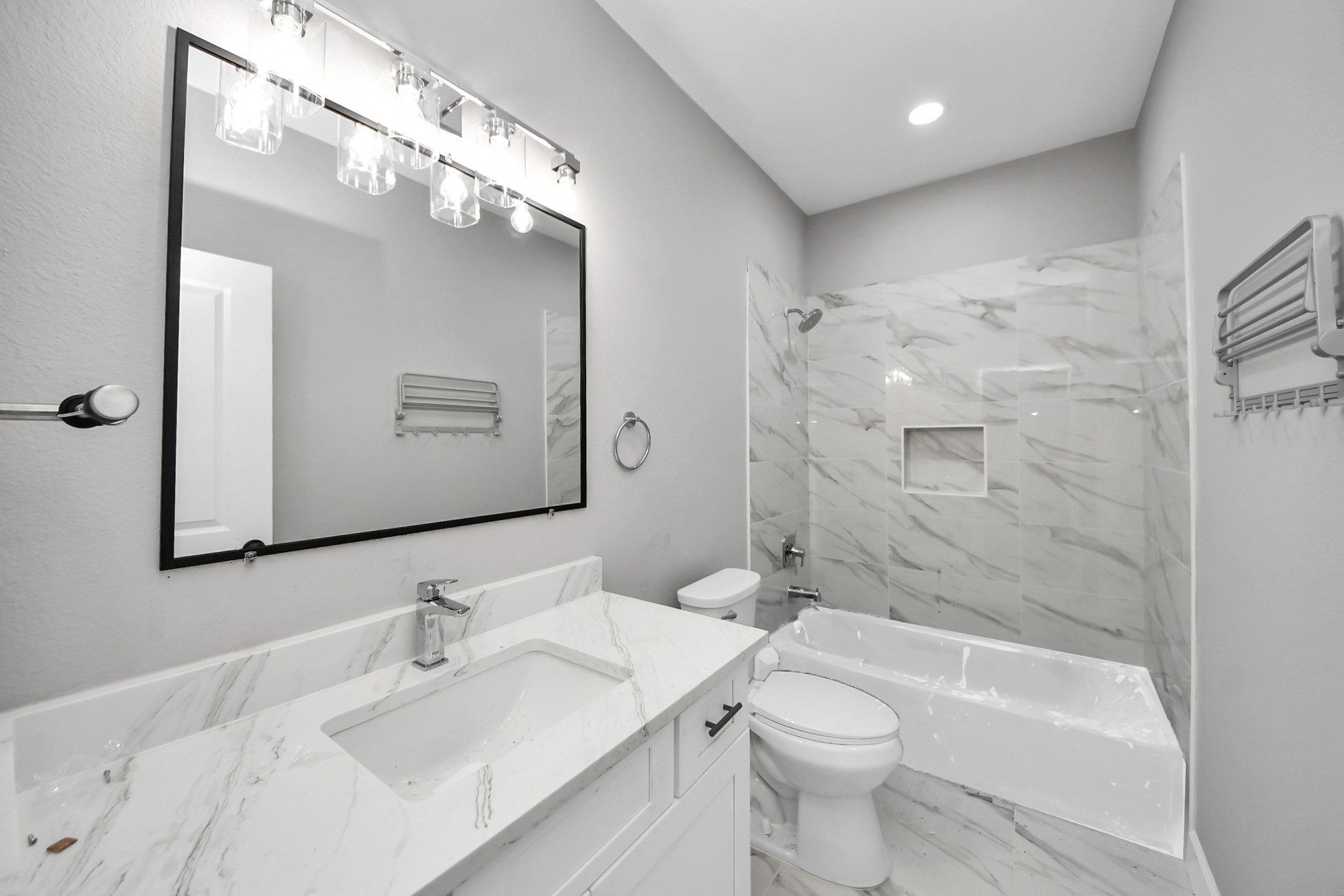 8312 Comal Street Houston, TX 77051 - Photo 5 of 25