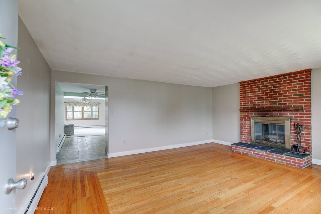 6 Ruth Street Middletown, RI 02842 - Photo 3 of 50 Gallery Image 3