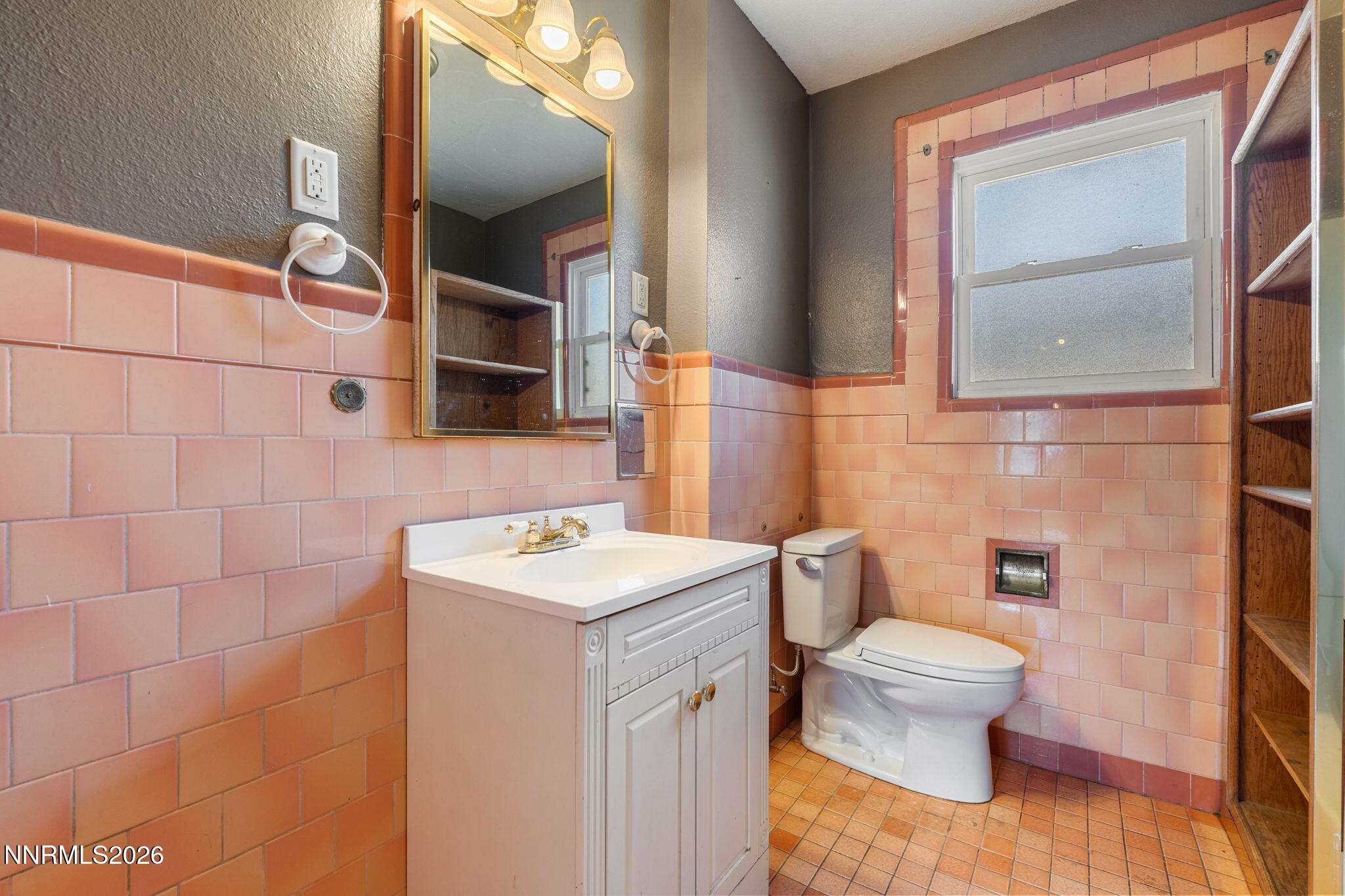 1025 Bell Street Reno, NV 89503 - Photo 15 of 26 Bathroom