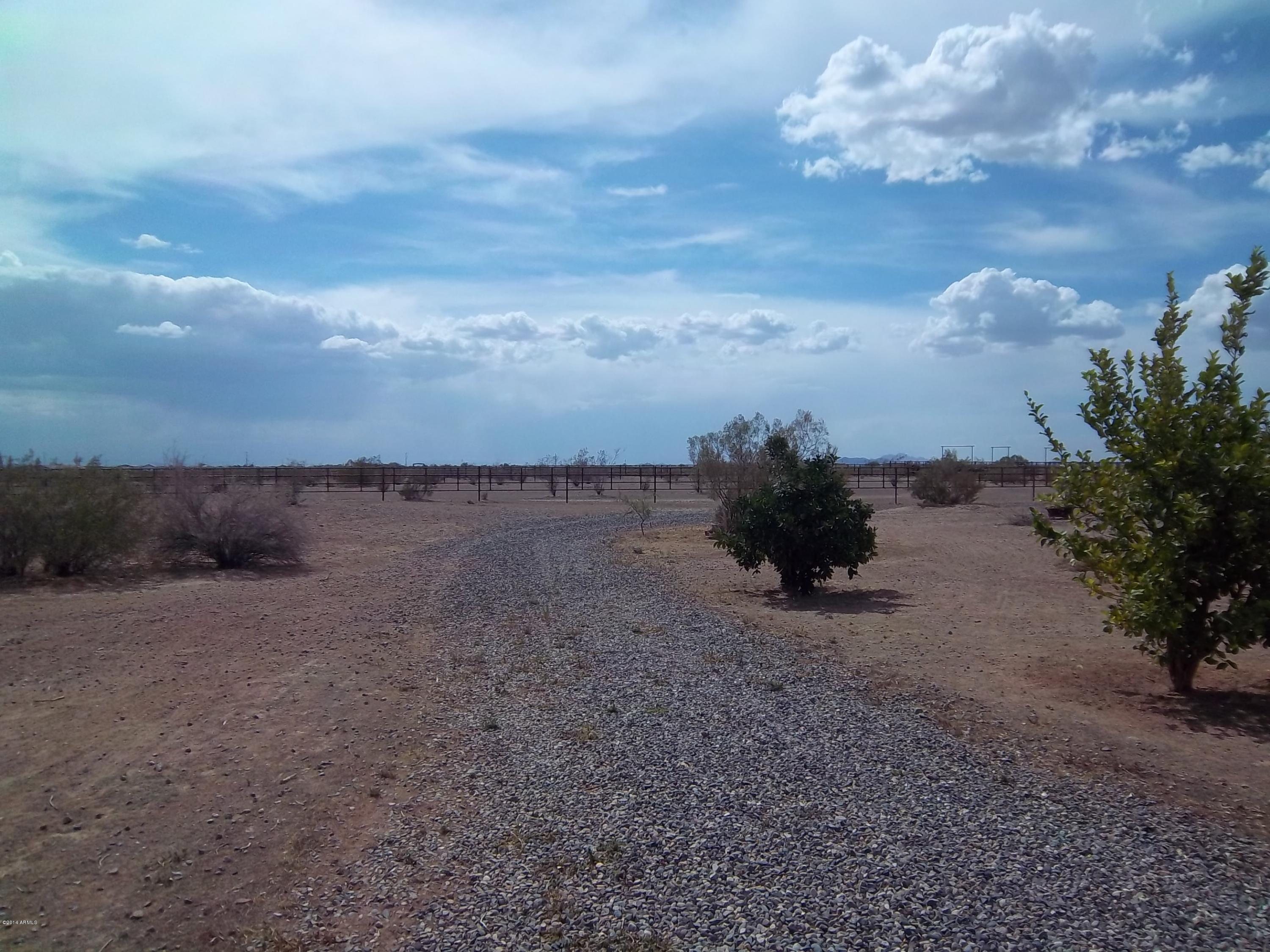 21117 West Steedridge Road Wittmann, AZ 85361 - Photo 43 of 66 View to the west