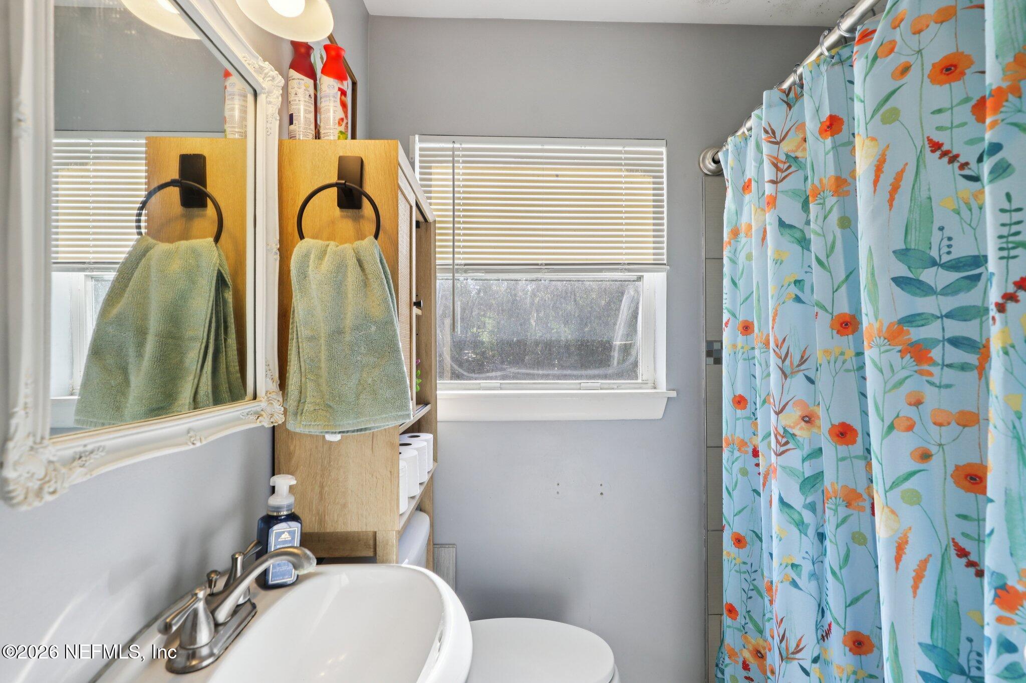 737 Wren Road Jacksonville, FL 32216 - Photo 19 of 33 Bathroom