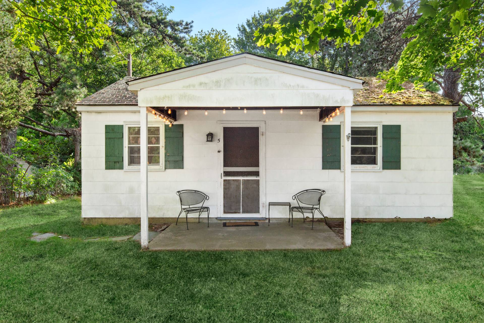 8 Boathouse Road Hampton Bays, NY 11946 - Photo 4 of 16 Gallery Image 4
