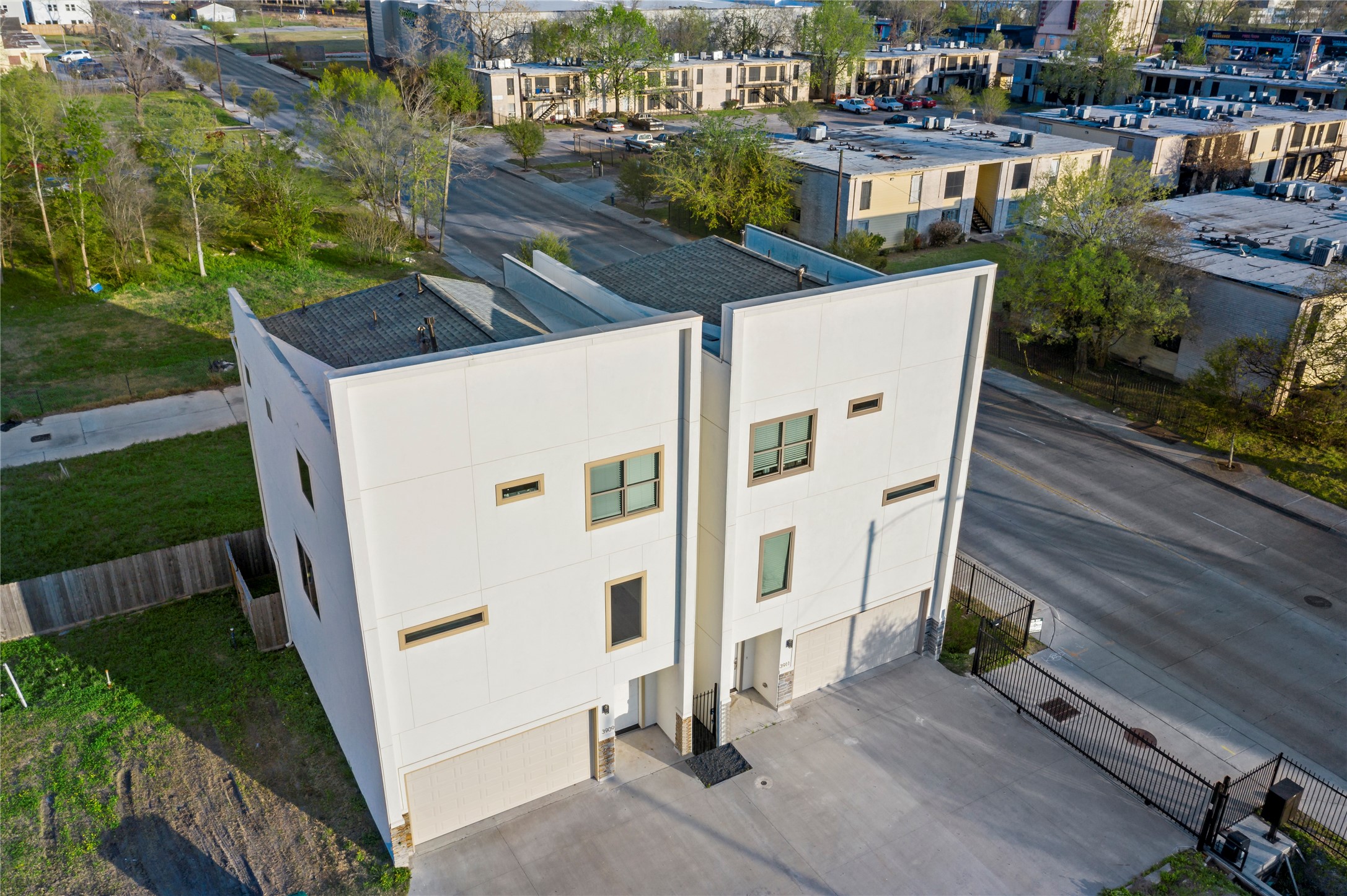 3909 Griggs Road Houston, TX 77021 - Photo 8 of 26 a view of a patio in backyard