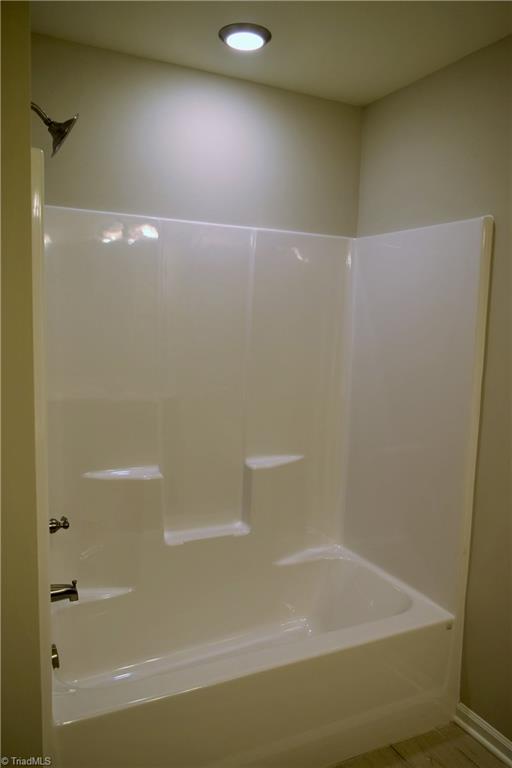 951 Eden Church Road Madison, NC 27025 - Photo 15 of 28 Master bath tub/shower combo