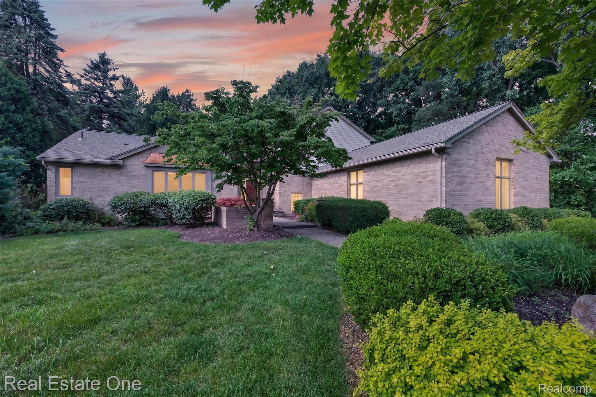 Welcome to 3400 Wedgewood Dr
