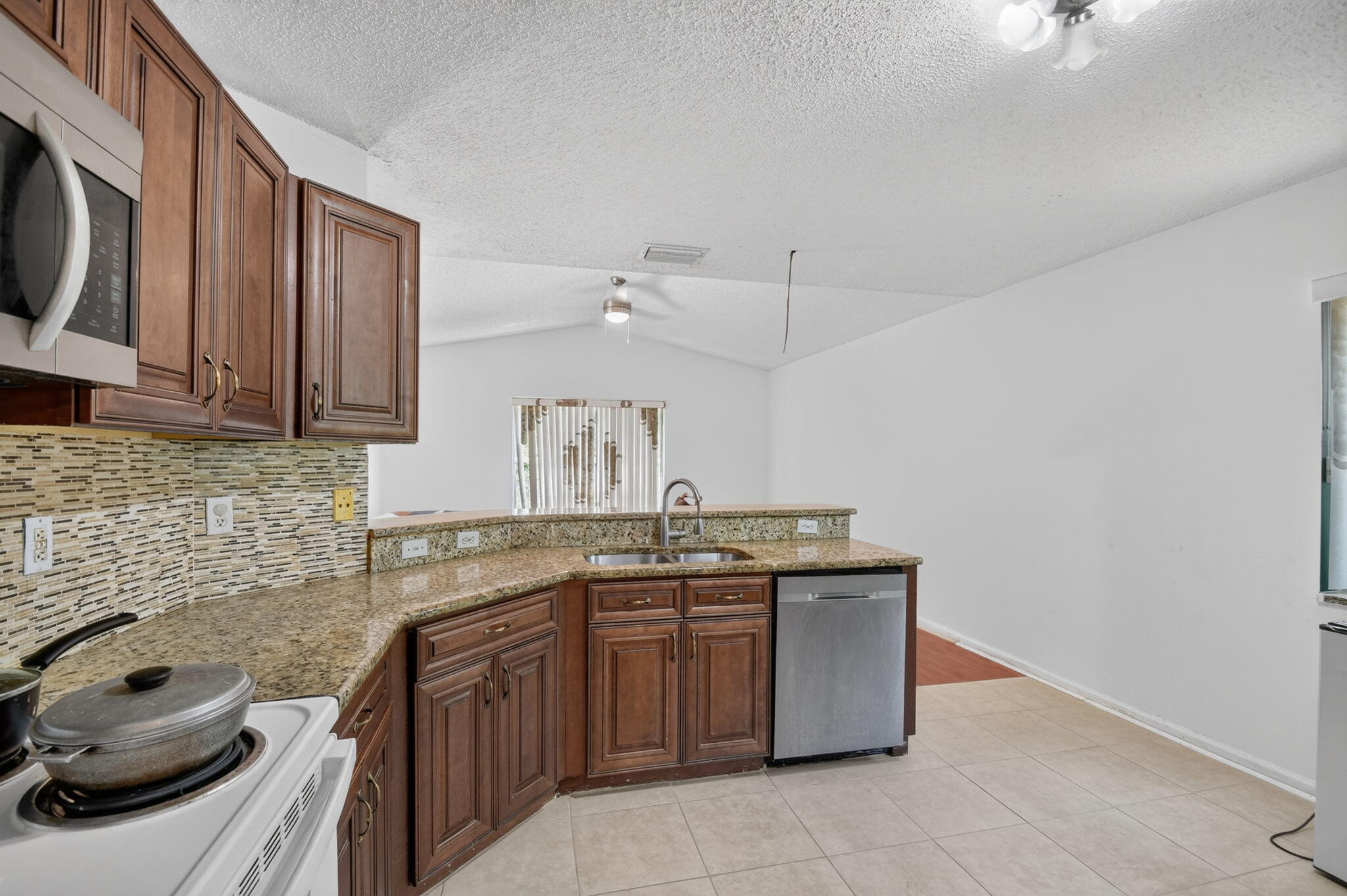 8332 Bermuda Sound Way Boynton Beach, FL 33436 - Photo 15 of 67 13-web-or-mls-DSC_5391