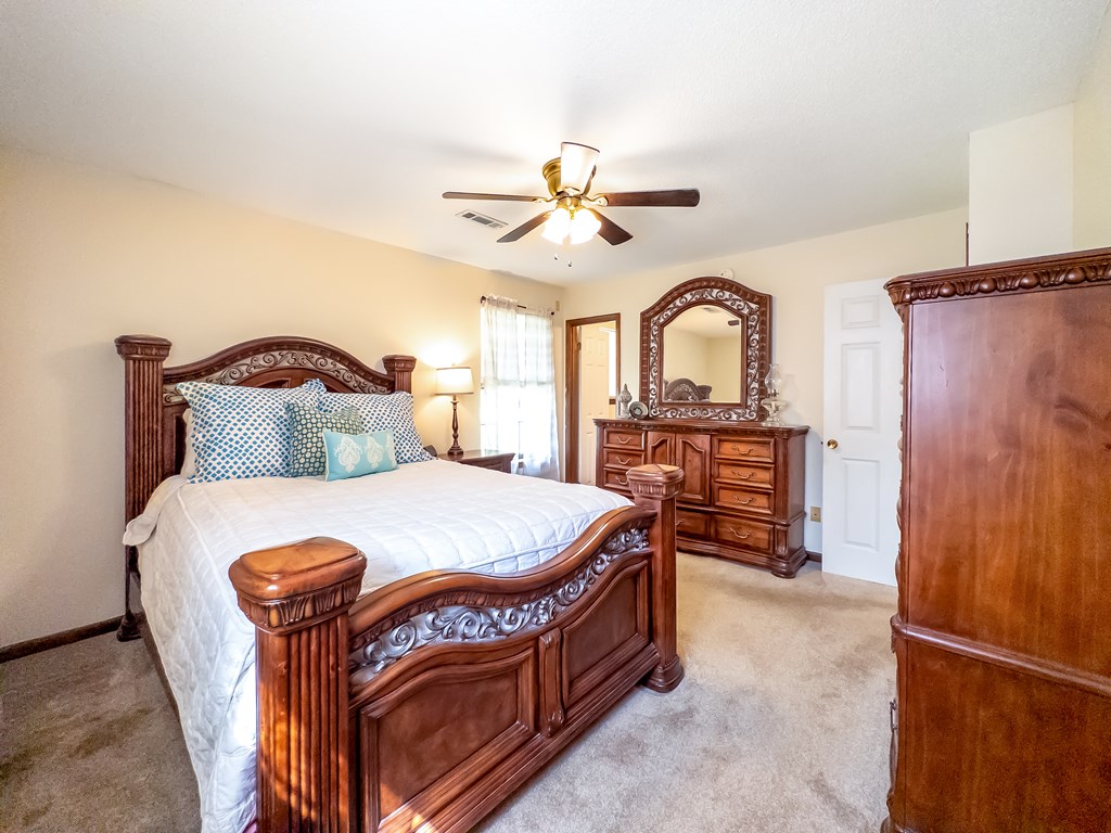 1750 Will Logan Road Ozark, AL 36360 - Photo 13 of 19 Main bedroom