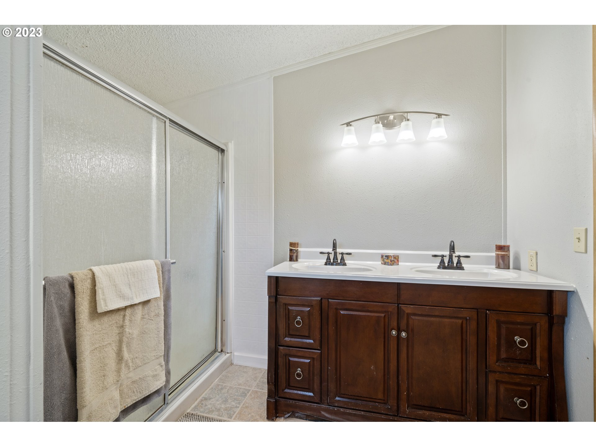 3228 Turner Road Southeast Salem, OR 97302 - Photo 21 of 46 Bathroom, Attached