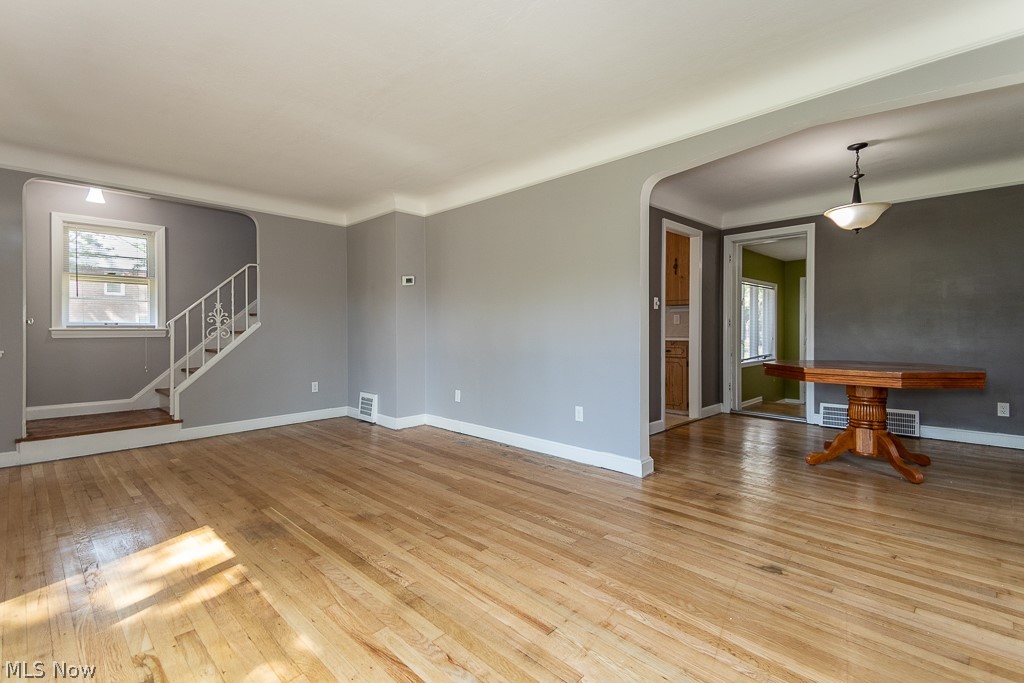 1567 Overbrook Road Cleveland, OH 44124 - Photo 2 of 19
