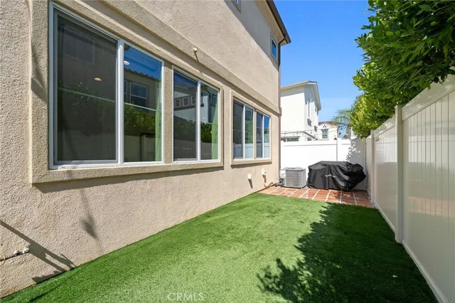 $1,435,000 | 945 Brilliance Lane, Costa Mesa, CA 92626