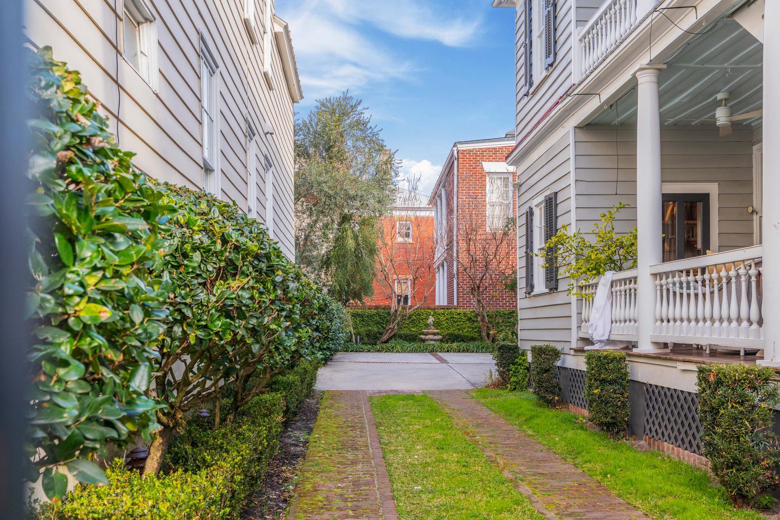 104 Queen Street, Unit B Charleston, SC 29401 - Photo 17 of 19 104queen15