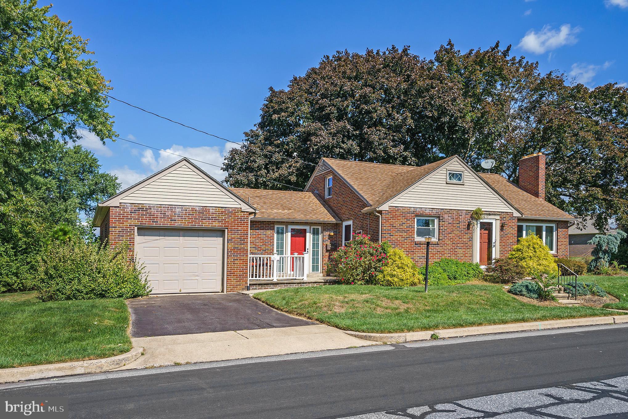 617 Harding Avenue Reading, PA 19607 - Photo 3 of 21 Gallery Image 3