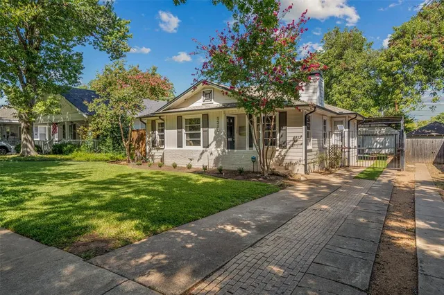 $3,300 | 5320 El Campo Avenue, Fort Worth, TX 76107
