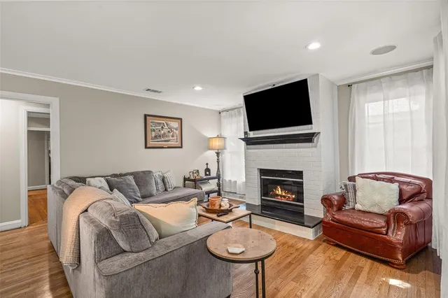 $3,300 | 5320 El Campo Avenue, Fort Worth, TX 76107