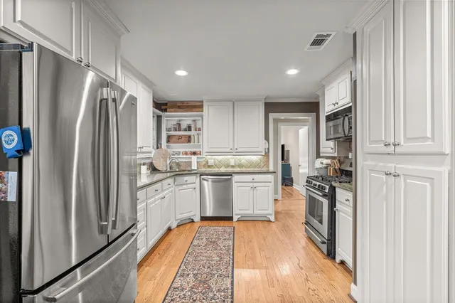 $3,300 | 5320 El Campo Avenue, Fort Worth, TX 76107