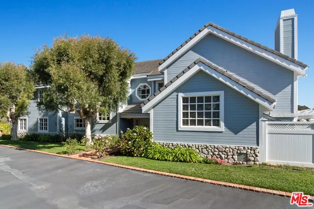 $4,295,000 | 6080 Merritt Drive, Malibu, CA 90265