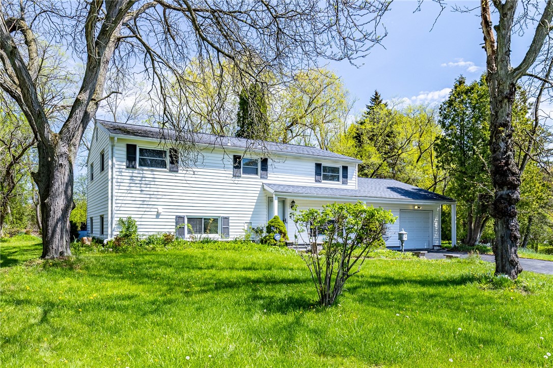 9 Amesbury Road Henrietta, NY 14623 - Photo 2 of 50