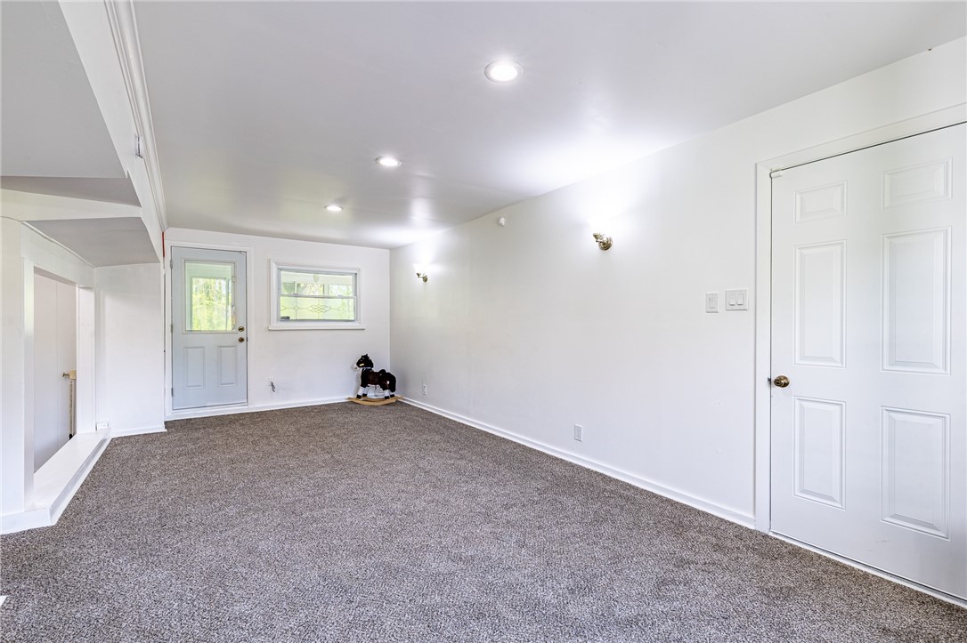 9 Amesbury Road Henrietta, NY 14623 - Photo 25 of 50