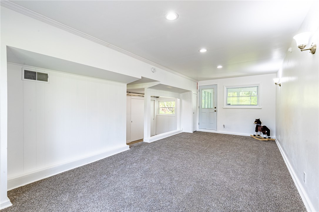 9 Amesbury Road Henrietta, NY 14623 - Photo 26 of 50