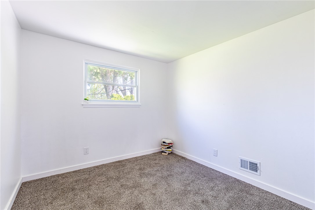 9 Amesbury Road Henrietta, NY 14623 - Photo 31 of 50